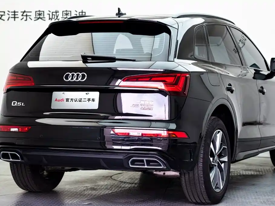 Audi Q5L 2025 45th Anniversary Collector's Edition 40 TFSI Luxurious and Dynamic купить на сайте DeffCars