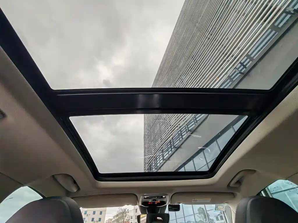 Lynk & Co 01 2019 2.0T two-wheel drive Pro version National VI купить на сайте DeffCars