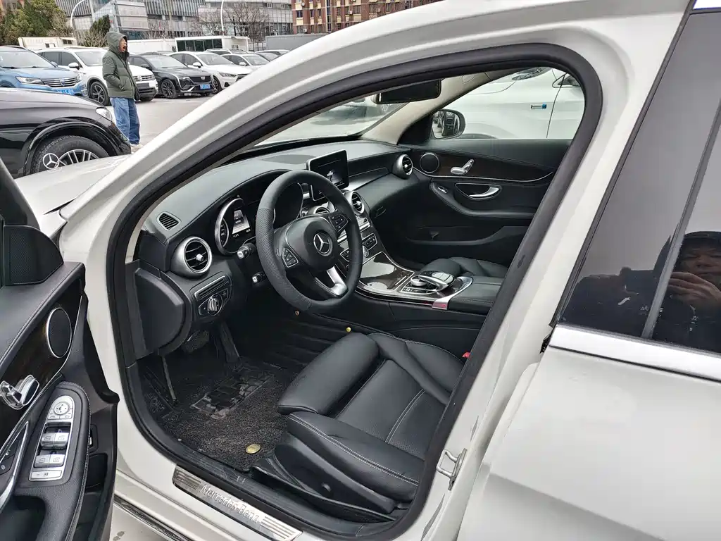 Mercedes-Benz C-Class 2015 C 180 L купить на сайте DeffCars