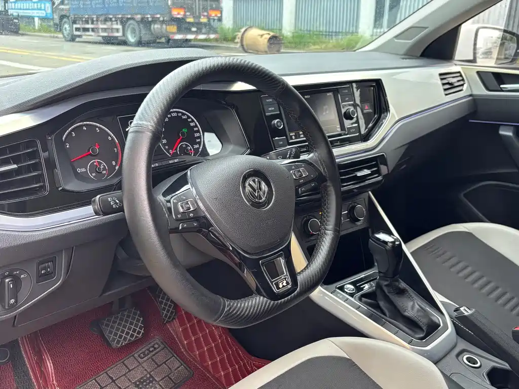 Polo 2019 Plus 1.5L Automatic Colorful Technology Edition купить на сайте DeffCars