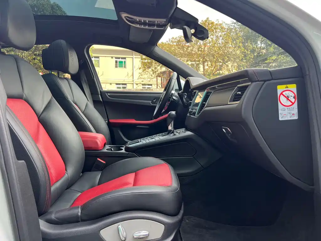 Macan 2017 Macan 2.0T купить на сайте DeffCars