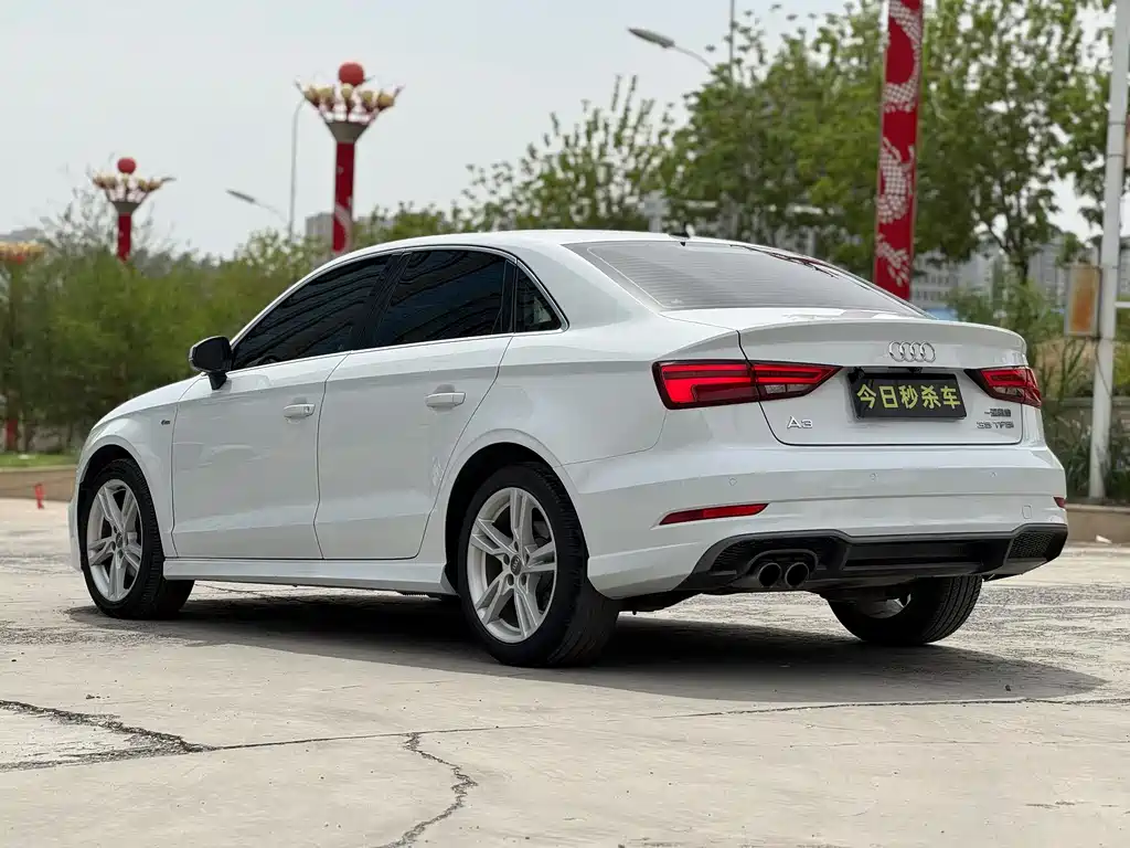 Audi A3 2019 Limousine 35 TFSI Sports National V купить на сайте DeffCars