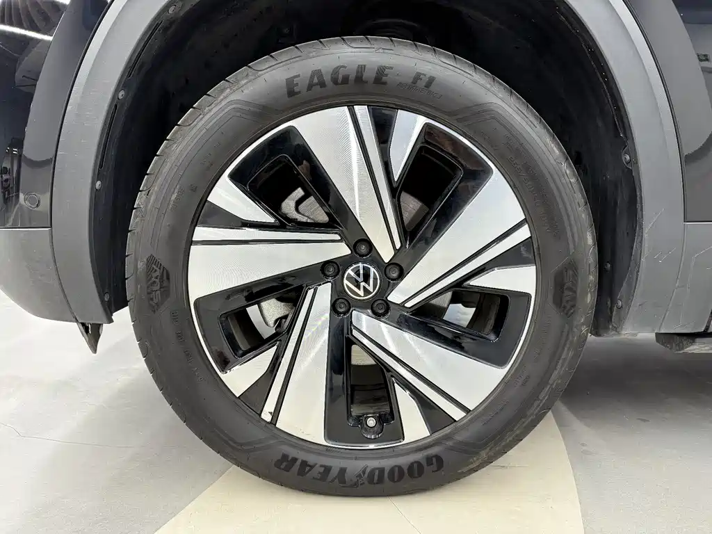 Touron 2023 530 V6 four-wheel drive luxury version купить на сайте DeffCars