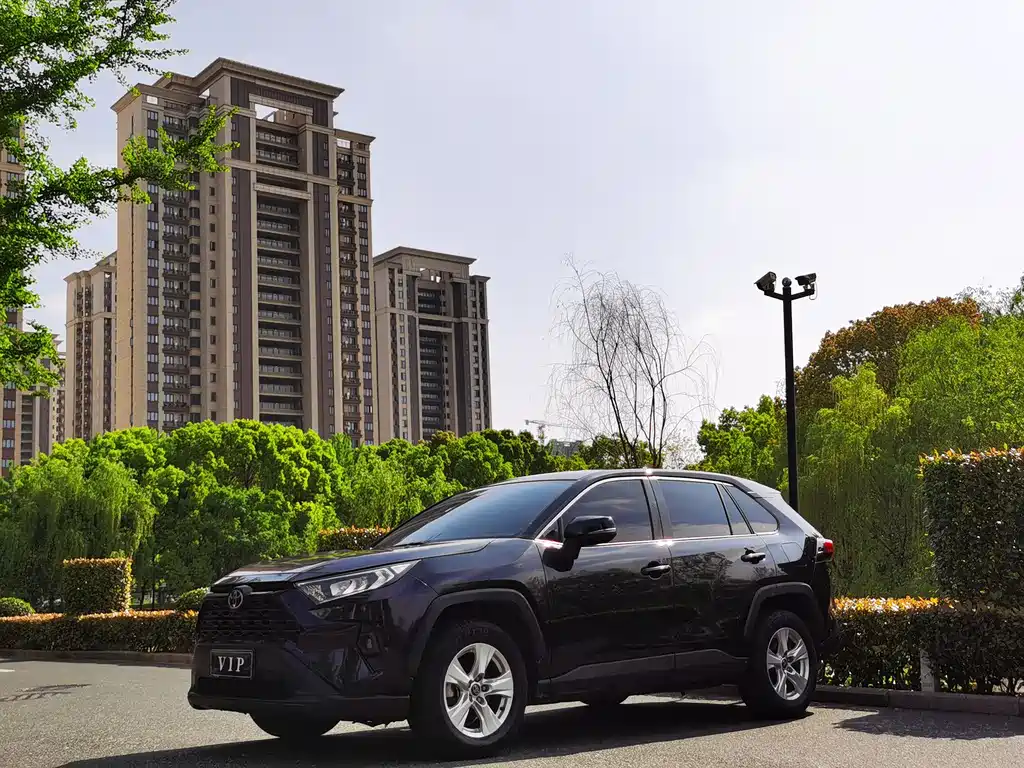 RAV4 Rongfang 2023 2.0L CVT two-wheel drive urban version купить на сайте DeffCars