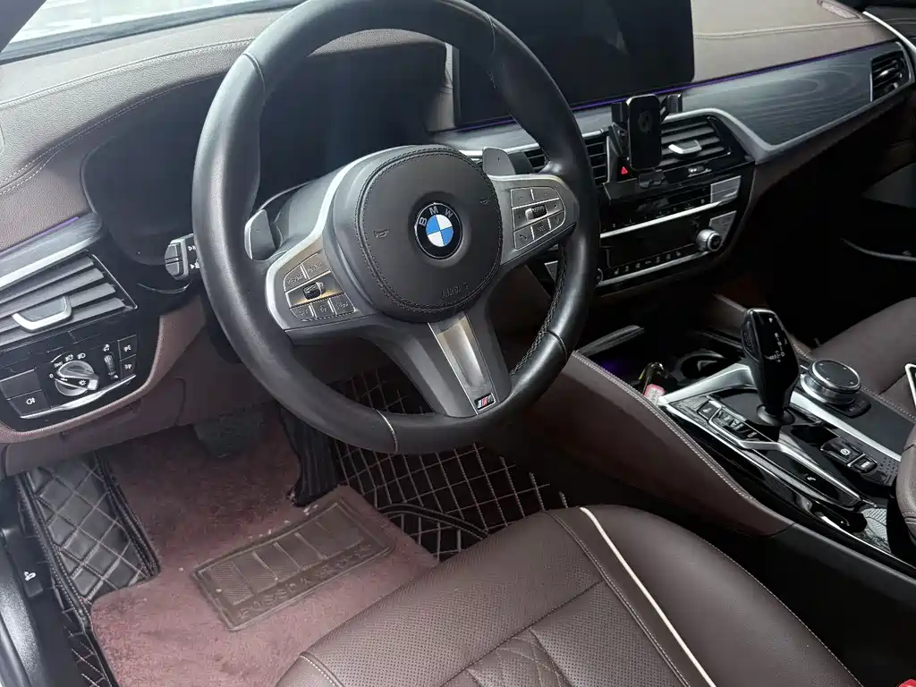 BMW 5 Series 2023 530Li Leading Luxury Package купить на сайте DeffCars