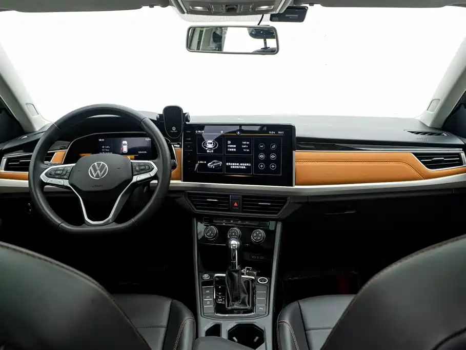 Bora 2023 200TSI DSG Smart Travel Edition купить на сайте DeffCars
