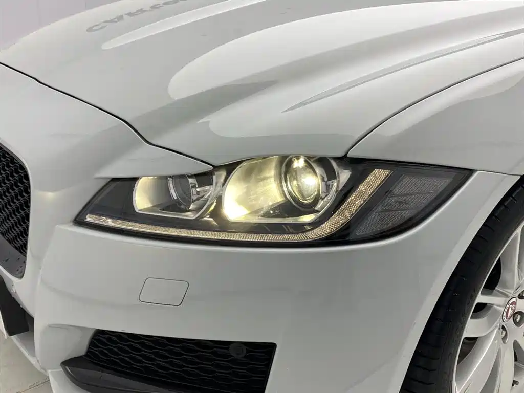 Jaguar XFL 2020 XFL 2.0T P200 two-wheel drive flagship version купить на сайте DeffCars