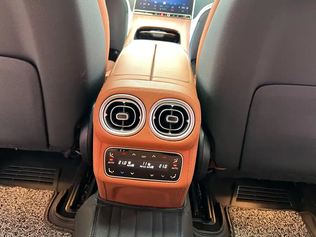 Mercedes GLC 2023 Modified 260L 4MATIC 7 Seater купить на сайте DeffCars