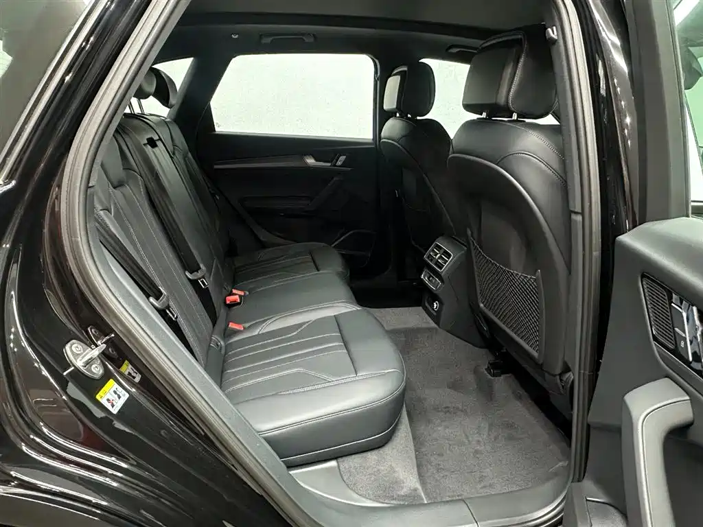 Audi Q5L 2024 45 TFSI luxury and dynamic model купить на сайте DeffCars