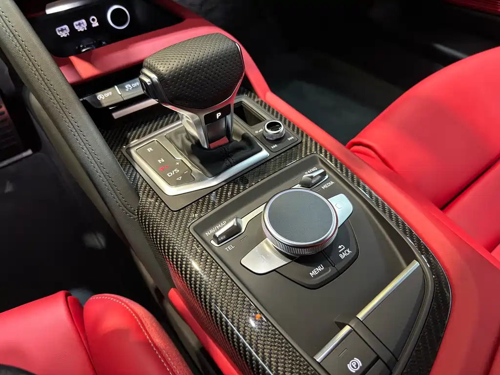 Audi R8 2022 V10 Coupe performance купить на сайте DeffCars