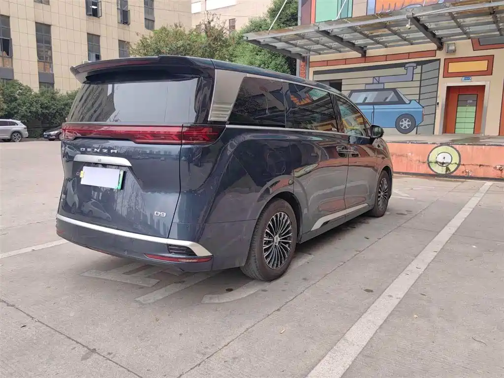 Denza D9 2022 DM-i 1040 Premium Type купить на сайте DeffCars