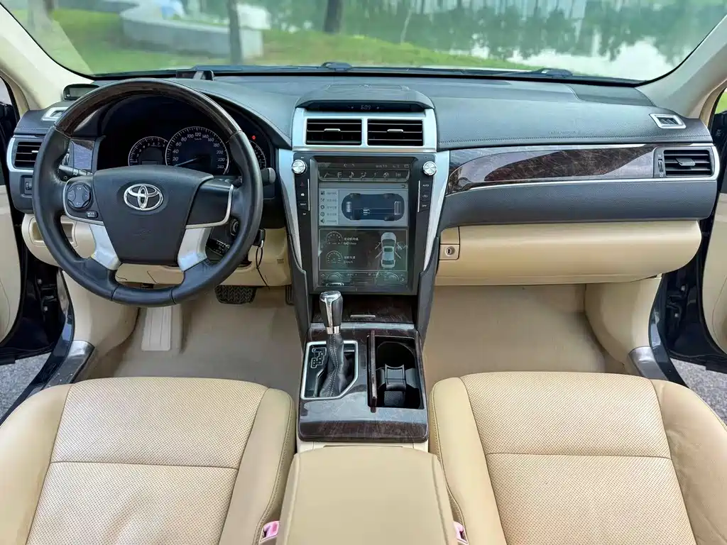 Camry 2016 2.0G 10th Anniversary Leading Edition купить на сайте DeffCars