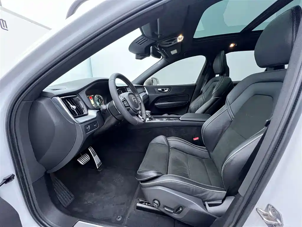 Volvo XC60 2018 T5 four-wheel drive Zhiyuan Sport Edition купить на сайте DeffCars