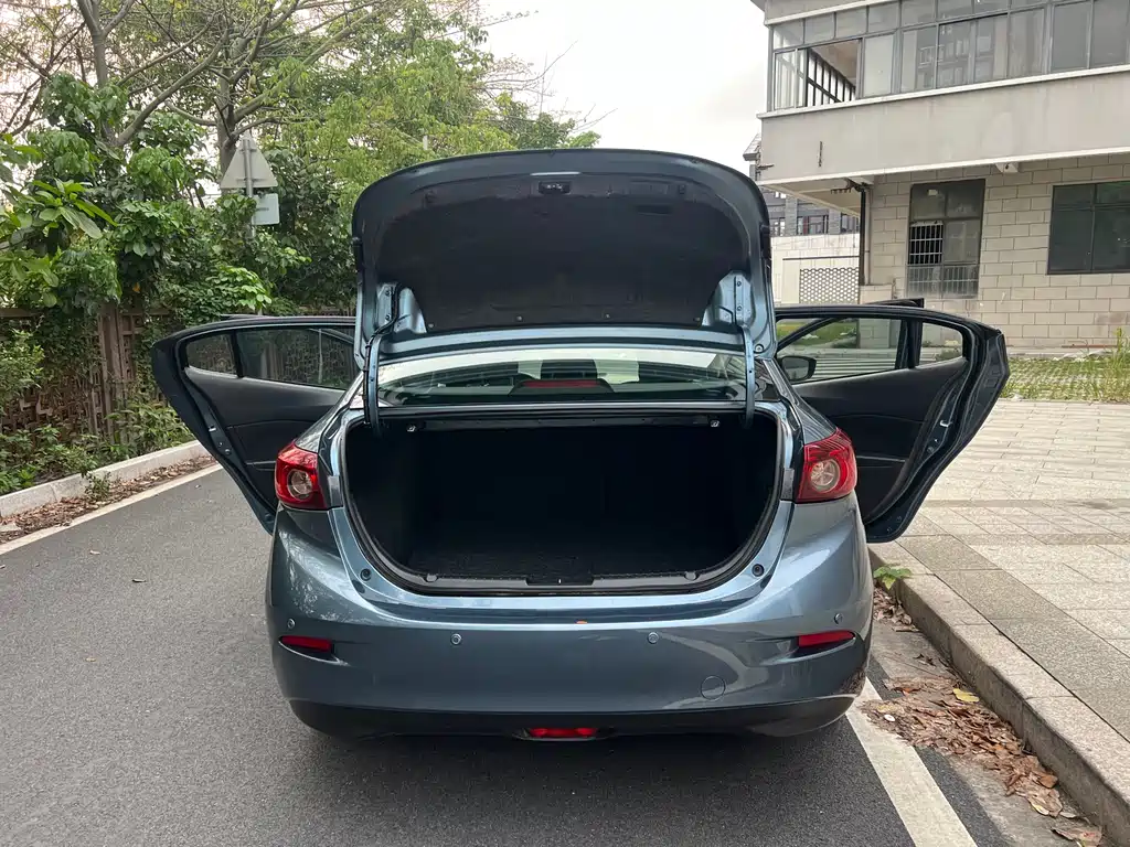 Mazda Axela 2016 sedan 1.5L automatic comfort type купить на сайте DeffCars
