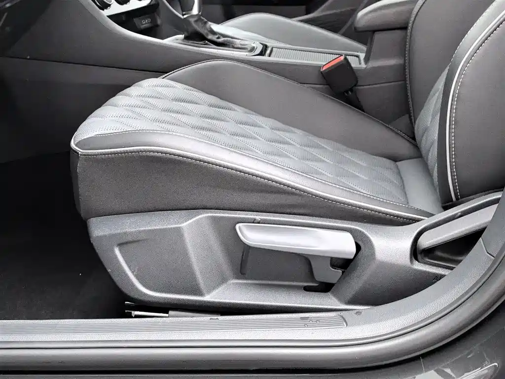 Sagitar 2025 facelift three 300TSI DSG transcendent version купить на сайте DeffCars