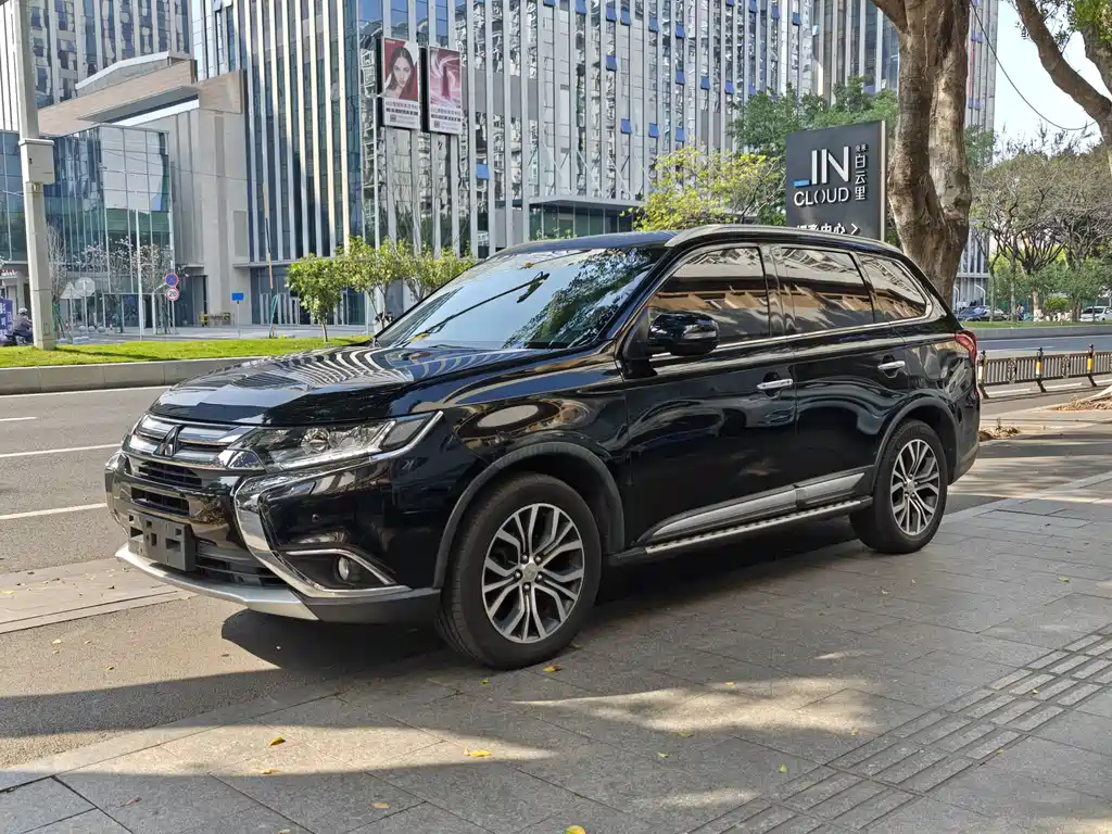 Outlander 2016 2.4L four-wheel drive elite version 5 seats купить на сайте DeffCars