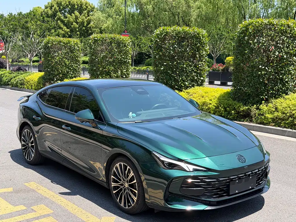 MG7 2023 2.0T Automatic Beauty Hunting Exclusive Edition купить на сайте DeffCars