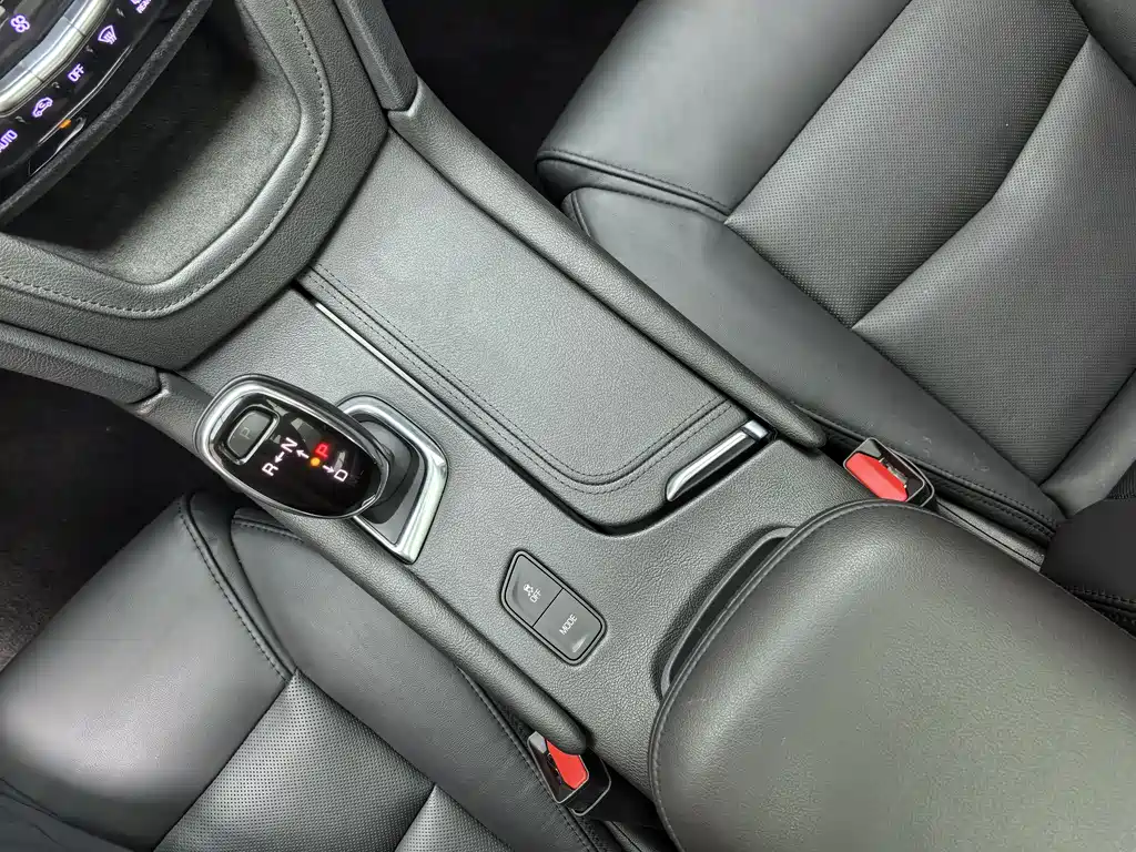 Cadillac XT5 2018 25T luxury model купить на сайте DeffCars