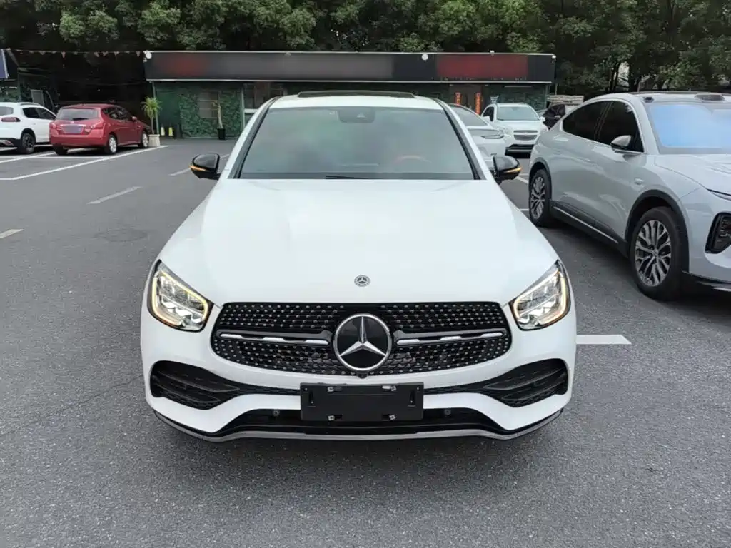 Mercedes-Benz GLC Coupe 2021 GLC 300 4MATIC Coupe SUV купить на сайте DeffCars