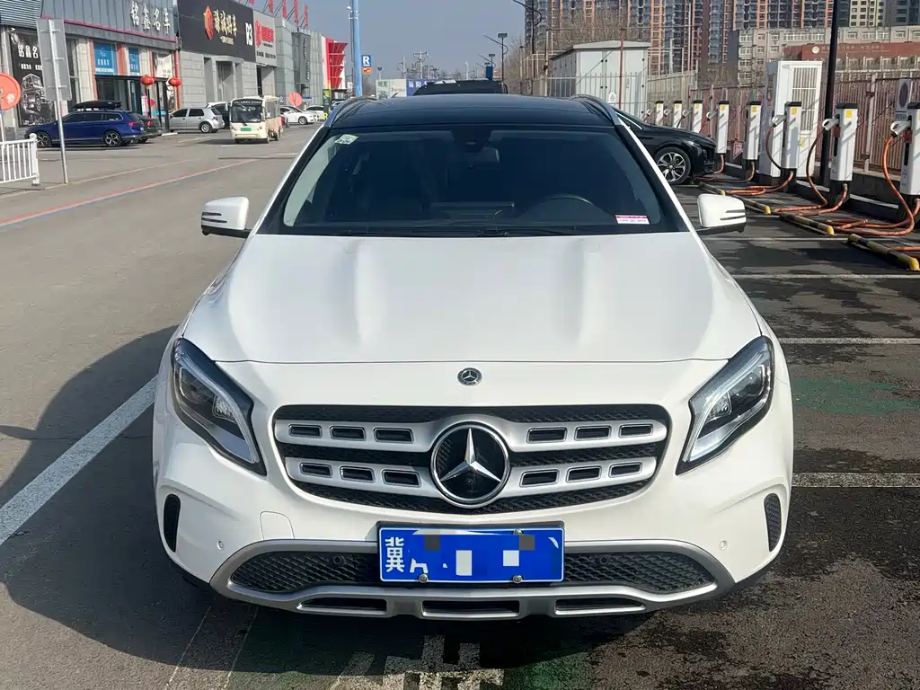 Mercedes-Benz GLA 2018 GLA 200 Fashion Model купить на сайте DeffCars