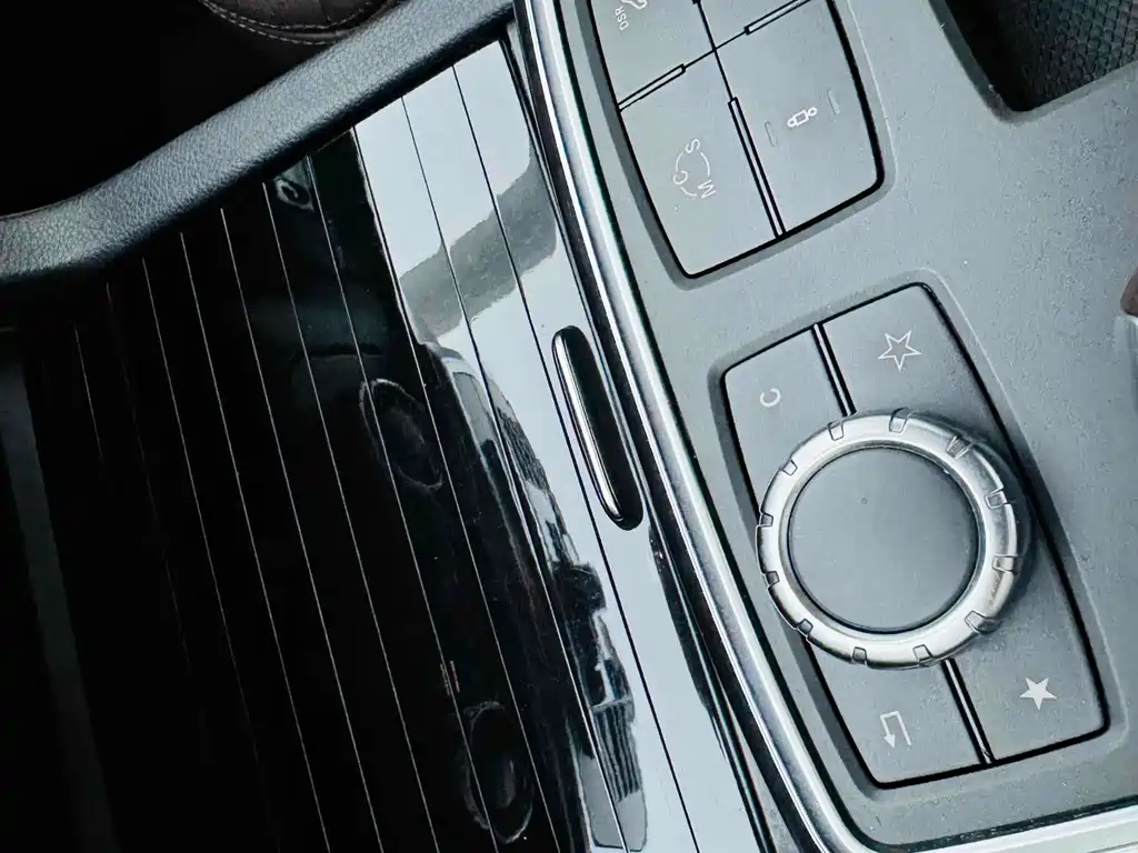 Mercedes-Benz M-Class AMG 2012 AMG ML 63 купить на сайте DeffCars