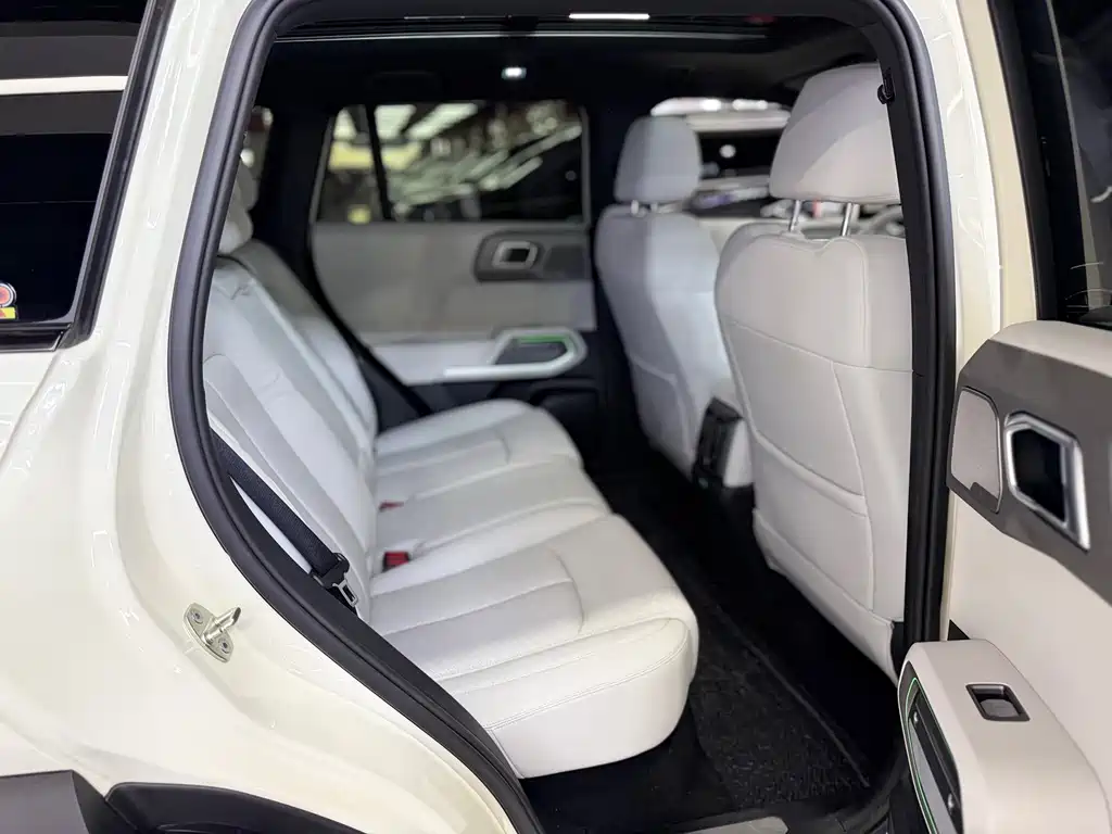 Titanium 3 2025 501KM four-wheel drive Ultra version купить на сайте DeffCars