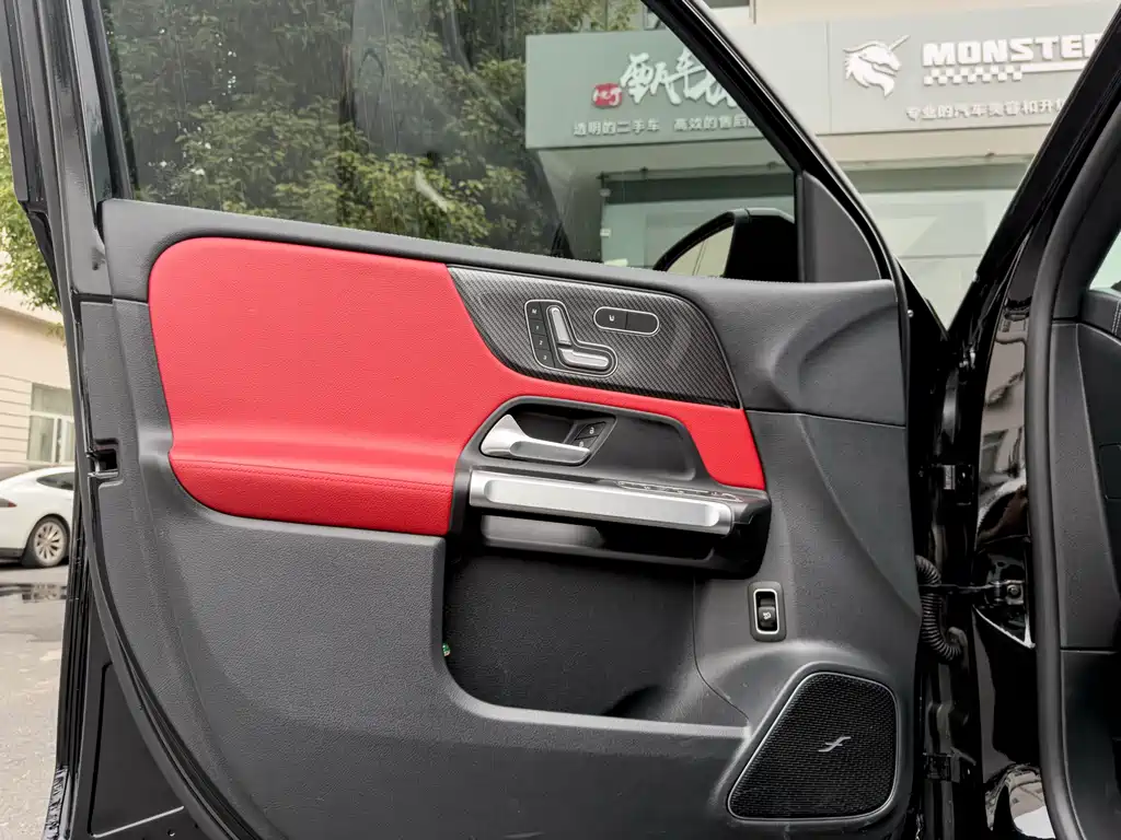 Mercedes-Benz GLB AMG 2023 AMG GLB 35 4MATIC купить на сайте DeffCars