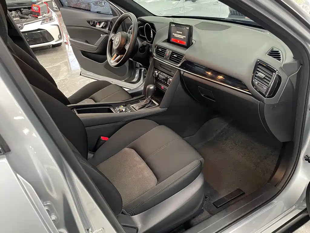 Mazda CX-4 2021 2.0L automatic two-wheel drive Blue Sky Explorer Edition купить на сайте DeffCars