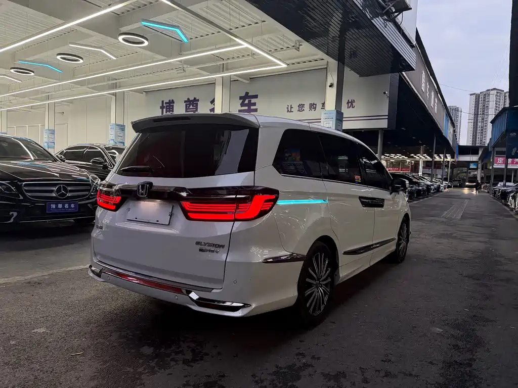 Alison 2022 2.0L e:HEV Deluxe Edition купить на сайте DeffCars
