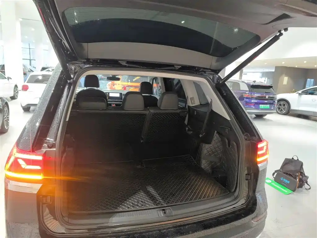 Touron 2023 facelift 380TSI four-wheel drive luxury version купить на сайте DeffCars
