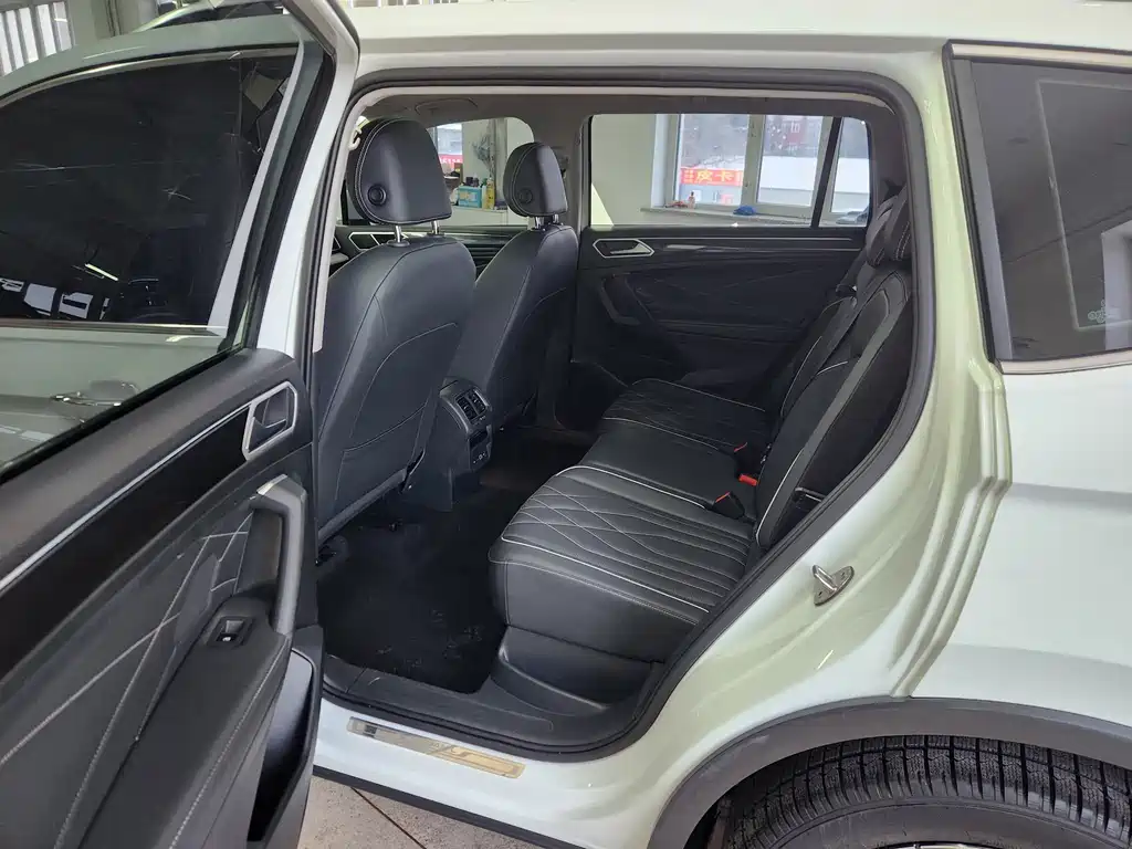 Tiguan L 2023 300TSI automatic two-wheel drive smart version купить на сайте DeffCars