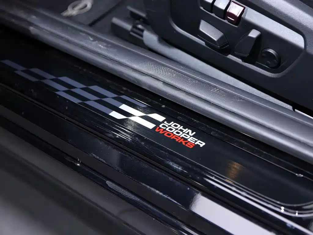 MINI JCW 2025 JOHN COOPER WORKS купить на сайте DeffCars