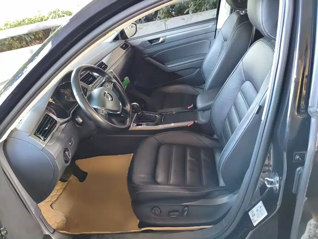 Passat 2017 330TSI DSG Premium Edition купить на сайте DeffCars