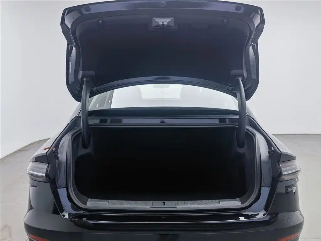 Lincoln Z 2025 2.0T Premium Hybrid Edition купить на сайте DeffCars