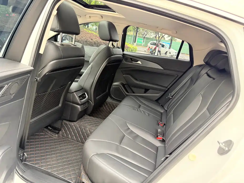 Hongqi H5 2022 classic model facelift 1.8T automatic smart connected flag rhyme version купить на сайте DeffCars