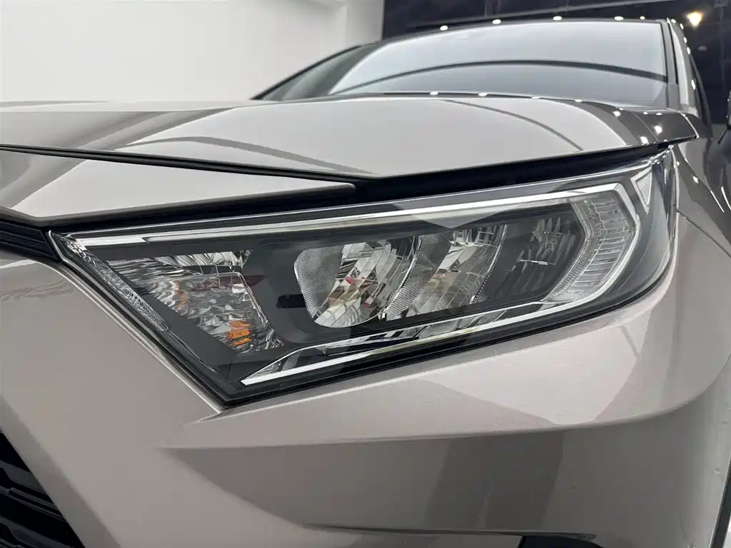 RAV4 Rongfang 2020 2.0L CVT two-wheel drive fashion PLUS version купить на сайте DeffCars