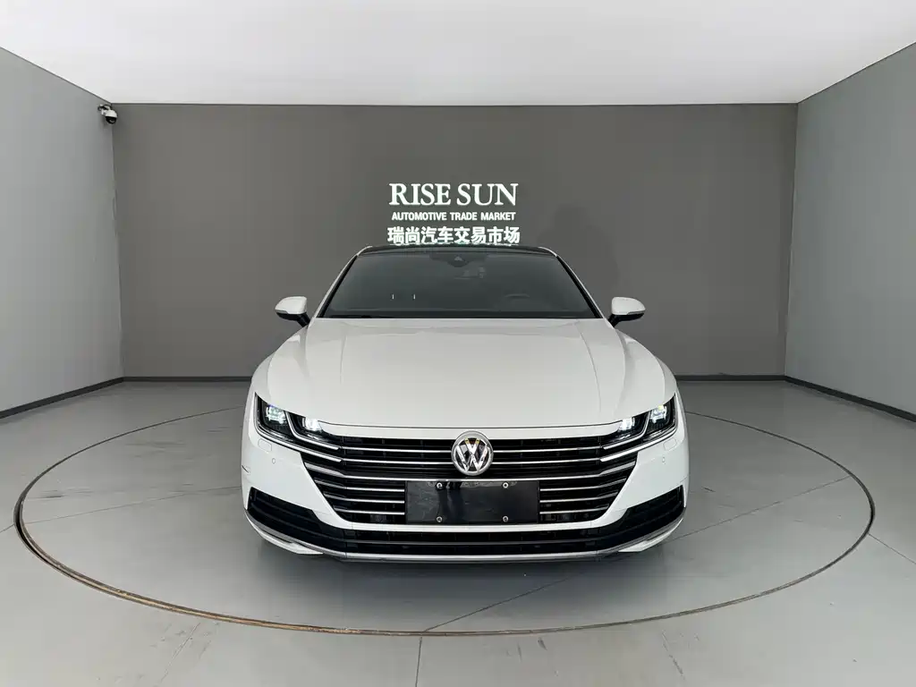 FAW-Volkswagen CC 2019 330TSI Charming Edition National V купить на сайте DeffCars
