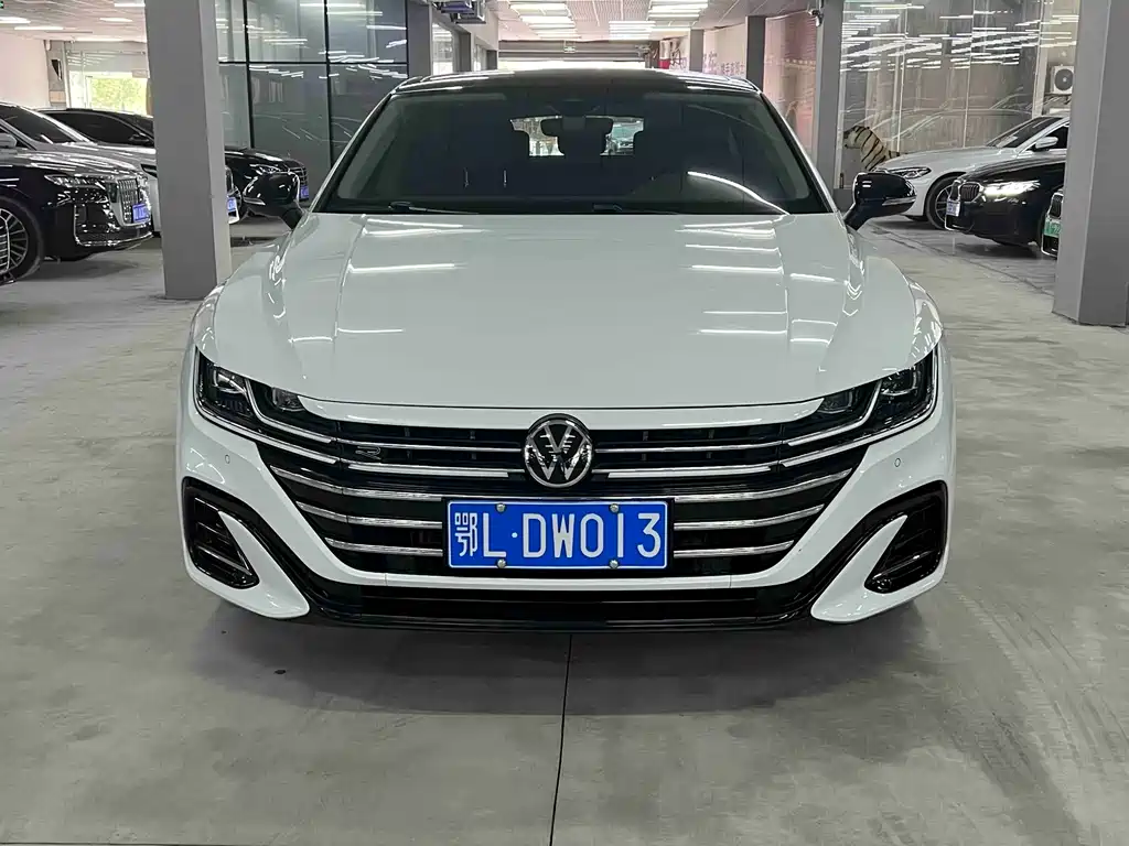 FAW-Volkswagen CC 2023 380TSI eye-catching version купить на сайте DeffCars