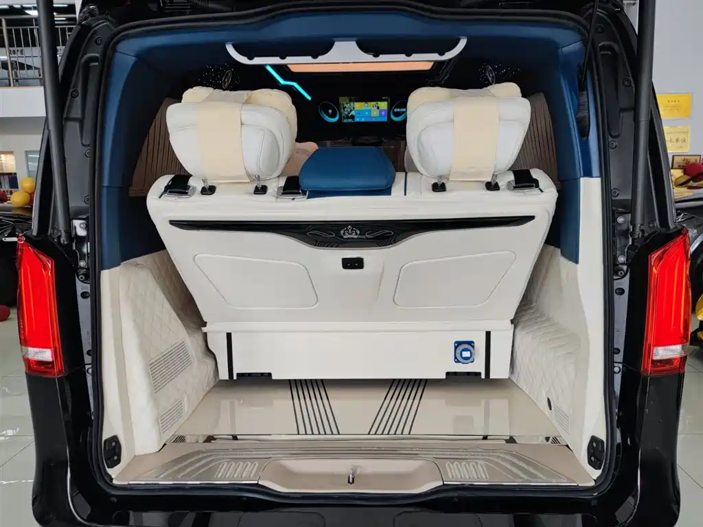 Mercedes-Benz V-Class 2021 V 260 L Long Wheelbase Luxury Edition купить на сайте DeffCars