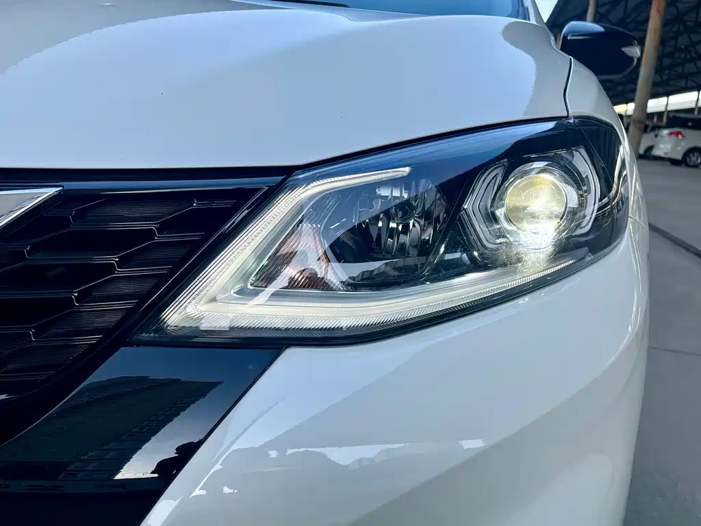 Tiida 2021 1.6L CVT Smart Travel Edition купить на сайте DeffCars