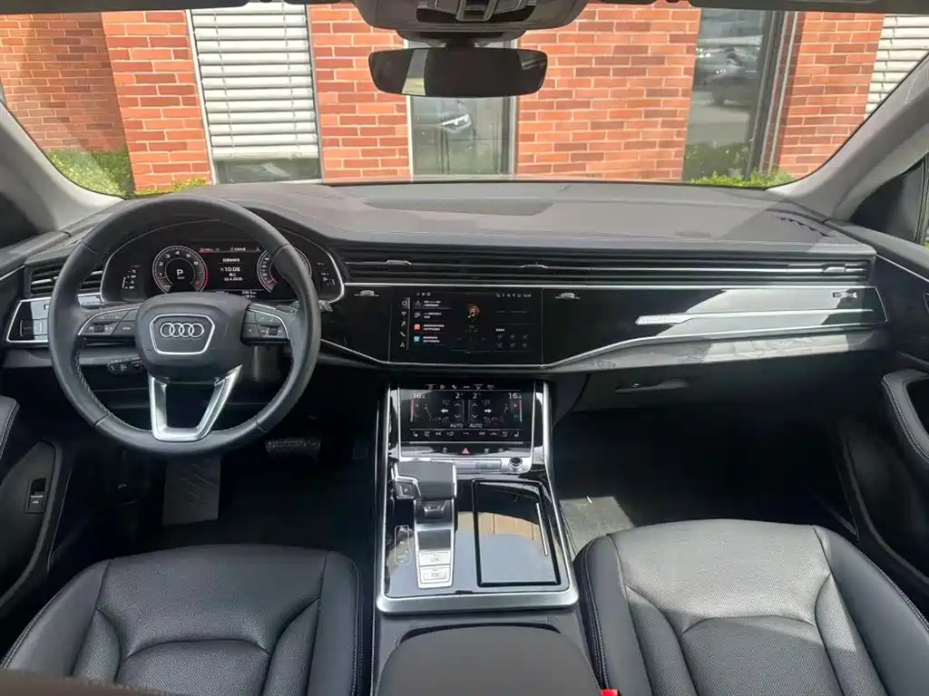 Audi Q8 2024 55 TFSI luxury and dynamic model купить на сайте DeffCars