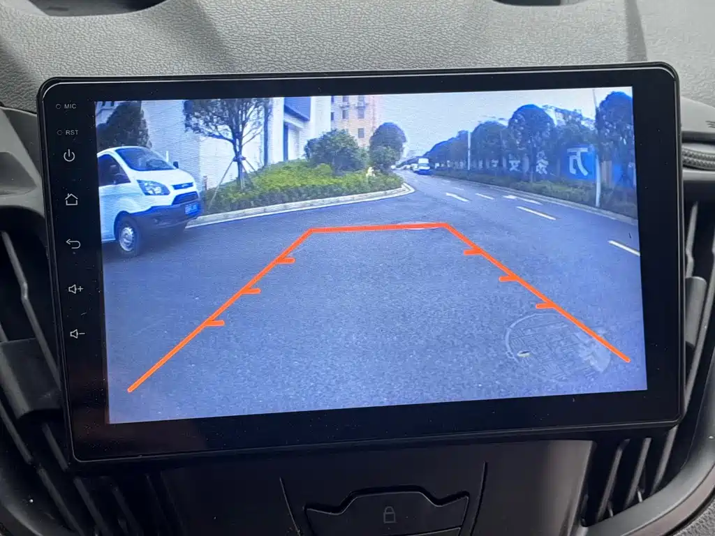 Transit 2019 2.0T diesel business travel short-axle low-roof 7-seater National VI купить на сайте DeffCars