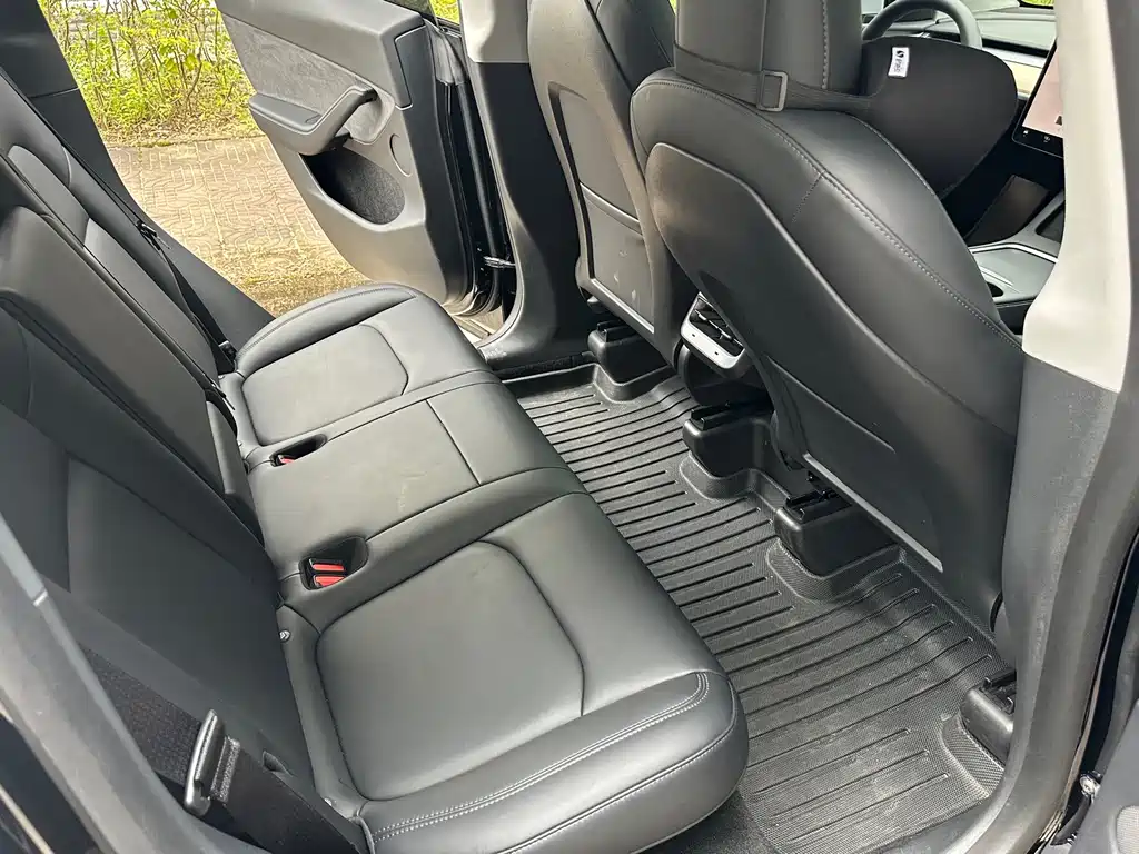 Model Y 2022 long-range all-wheel drive version купить на сайте DeffCars