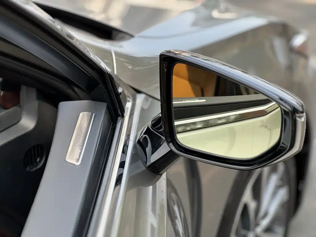 Lexus ES 2022 200 Deluxe Edition купить на сайте DeffCars