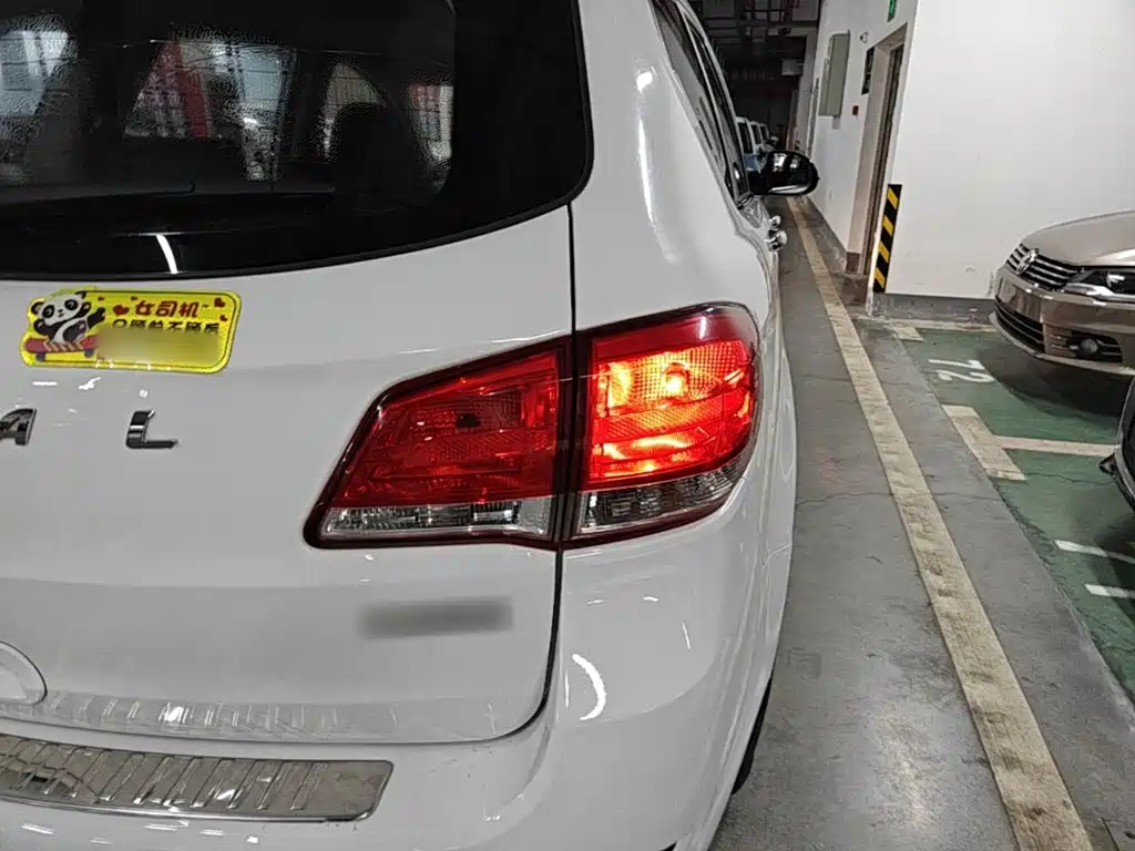 Haval H6 2015 upgraded version 1.5T manual two-wheel drive elite type купить на сайте DeffCars