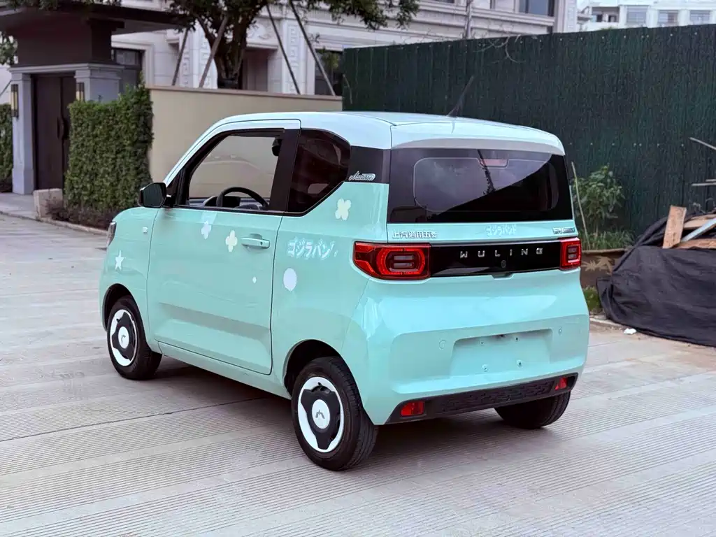 Hongguang MINIEV 2021 macaron sandwich model 120km ternary lithium купить на сайте DeffCars