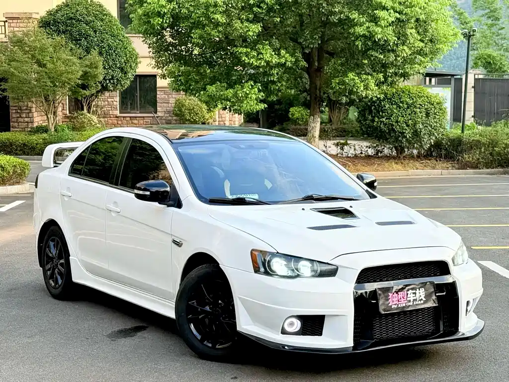 Wingshen 2016 1.8L manual black and white replica купить на сайте DeffCars