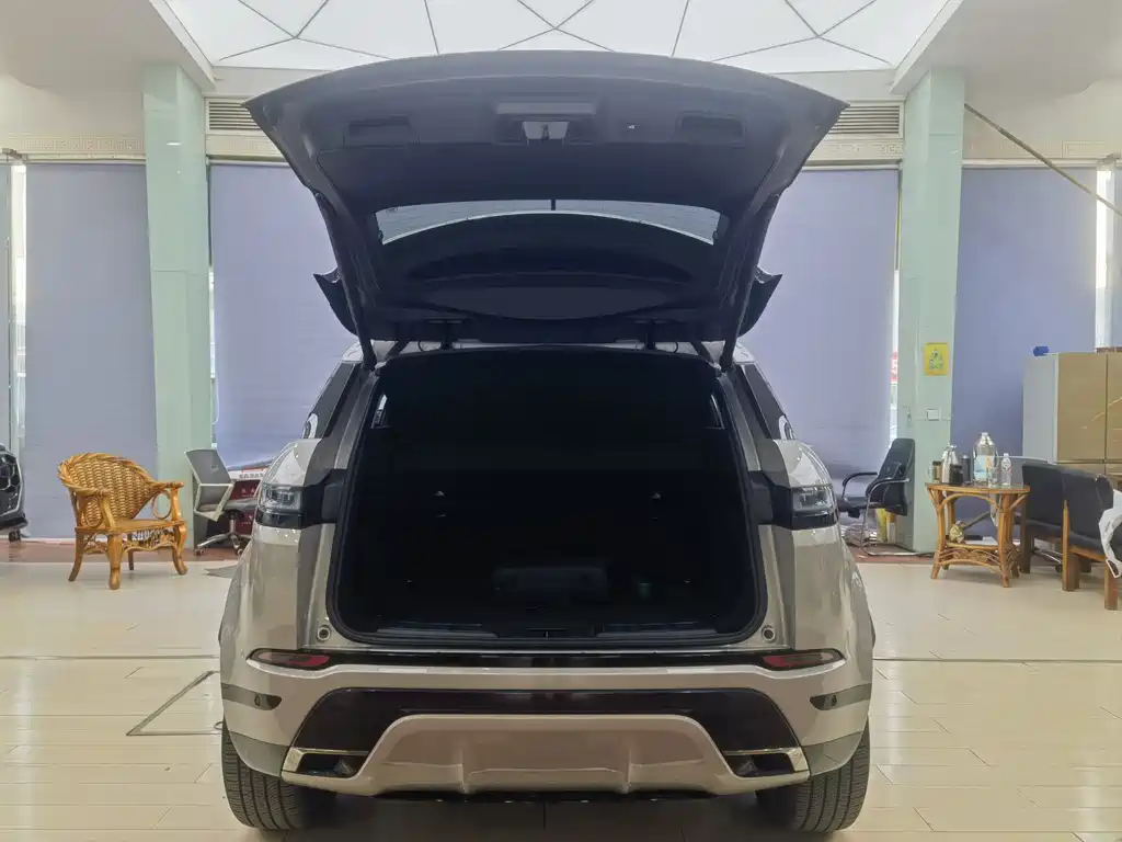 Range Rover Evoque New Energy 2023 Evoque L P300e plug-in electric hybrid version купить на сайте DeffCars