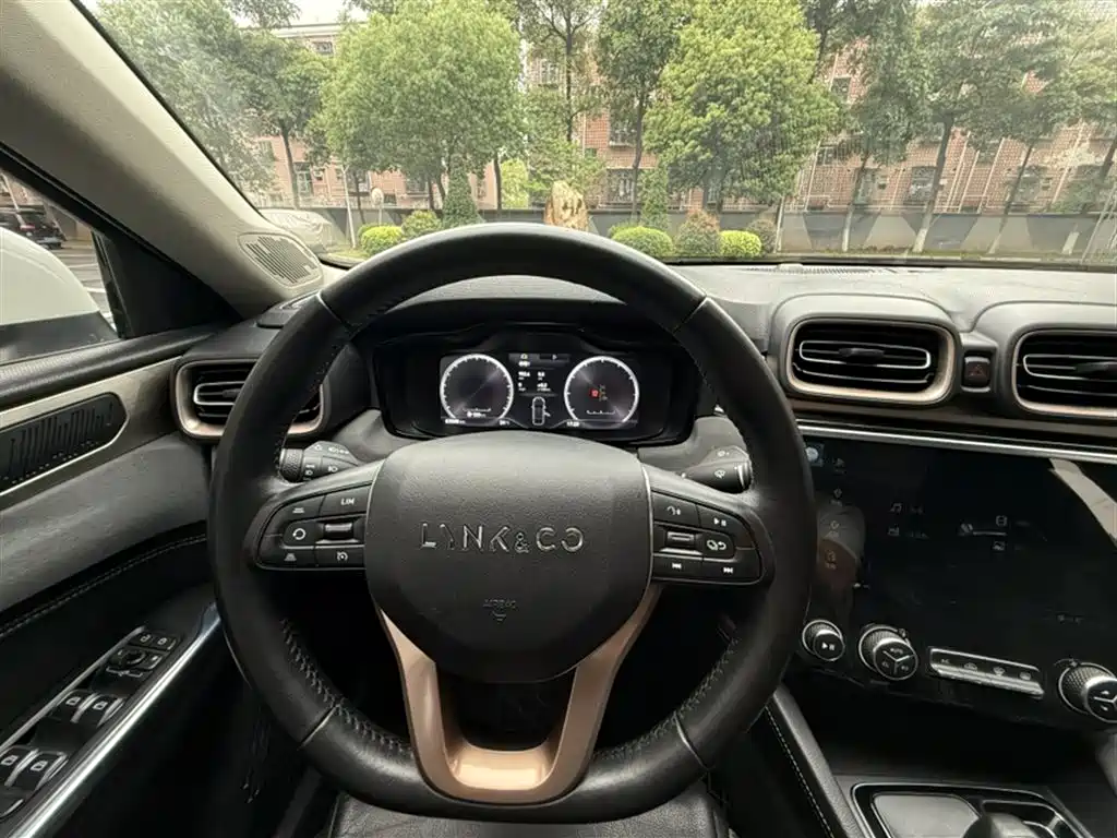 Lynk & Co 03 2018 1.5TD DCT version National V купить на сайте DeffCars