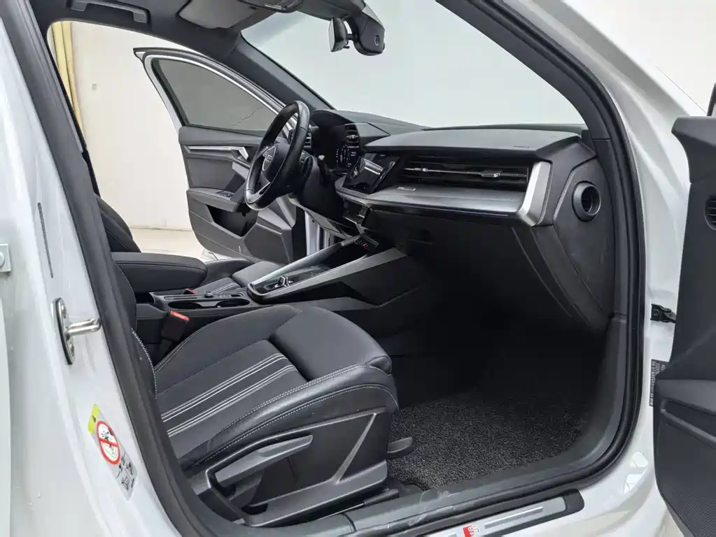 Audi A3 2024 Sportback 35 TFSI stylish and sporty купить на сайте DeffCars
